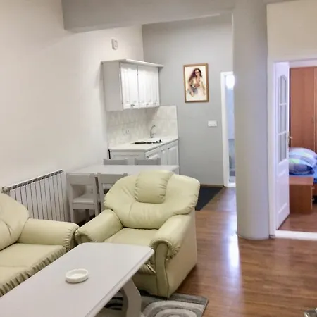 Br 4 Apartment