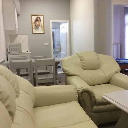 Br 4 Apartment